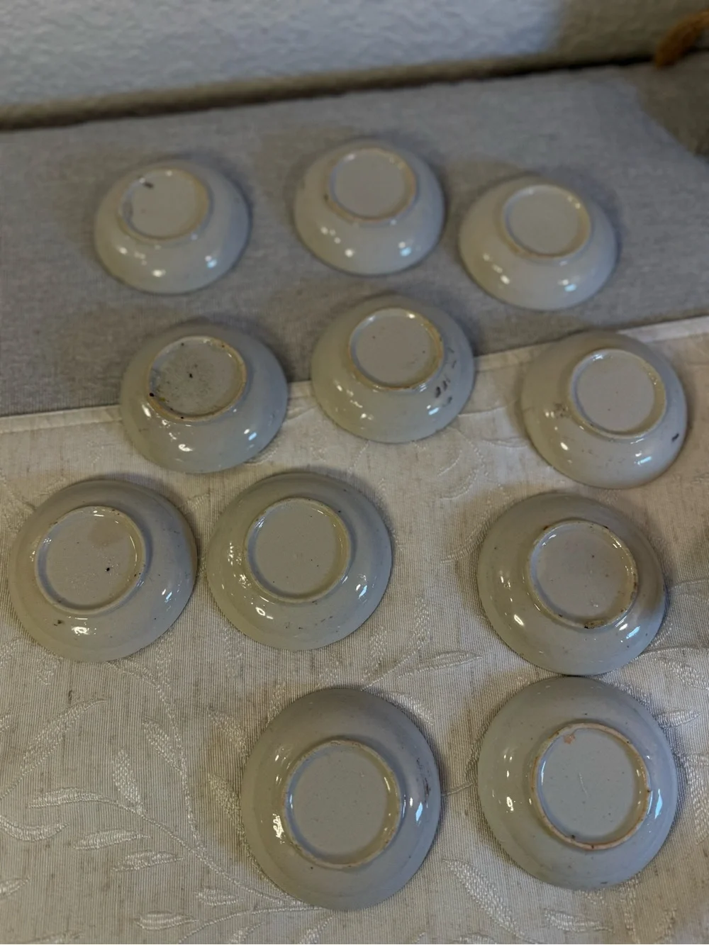 18Pc Vintage Double Happiness Porcelain Set: 11 Sauce Dishes, 7 Dumpling Spoons.